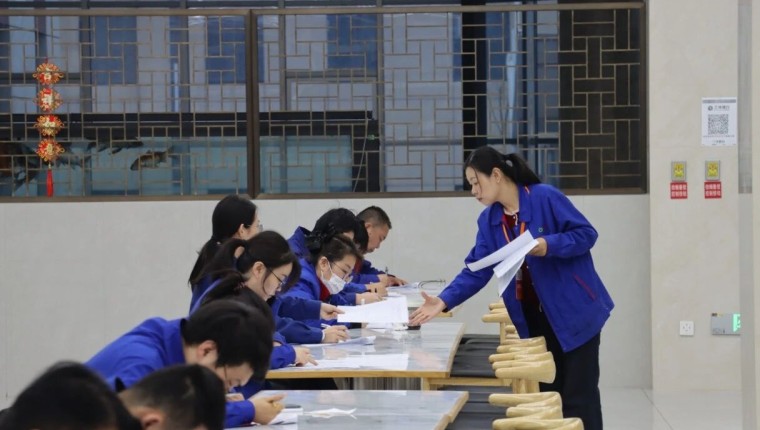 刘化化工公司发展出产一线职工“学业务、强技术”职工劳动和技术较量活动
